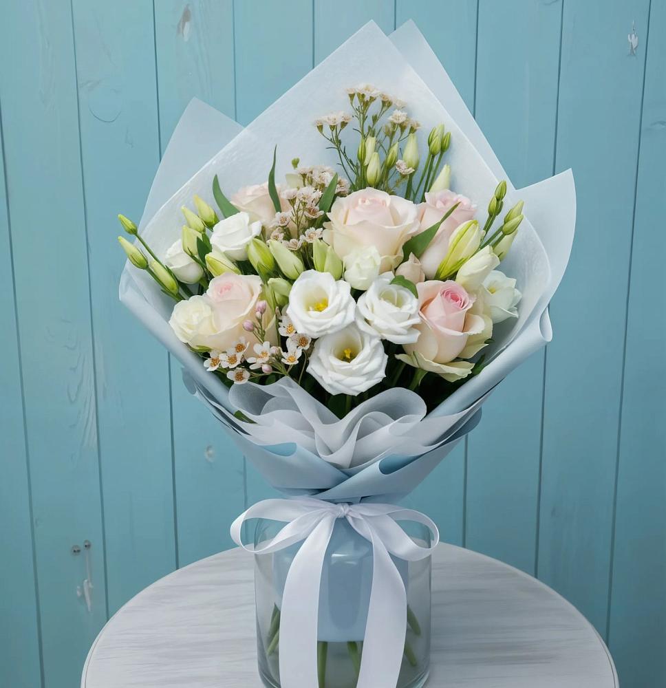 Букет цветов из: Розы и Лизиантусы в Княгинино