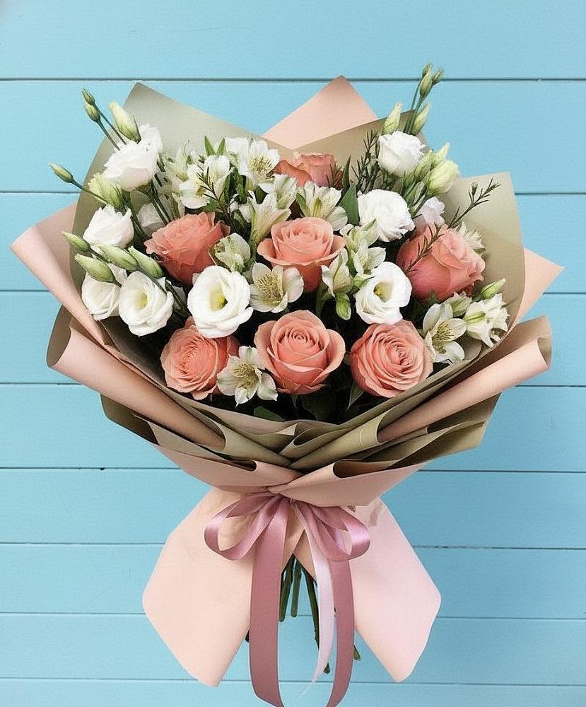 Букет цветов из: Розы, Альстромерии и Лизиантусы в Княгинино