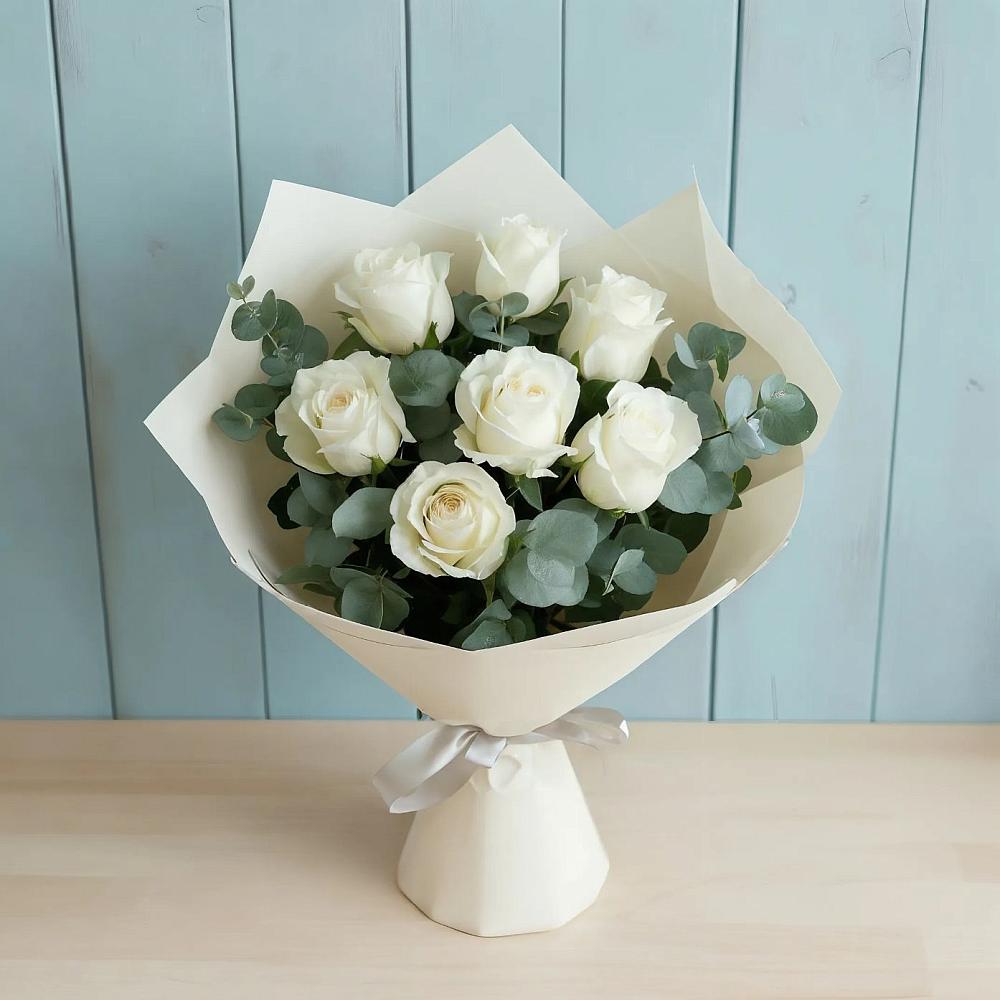 Букет Белые розы в Эвкалипте в Княгинино