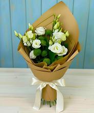 Букет цветов из:  Хризантемы и Лизиантусы в Княгинино