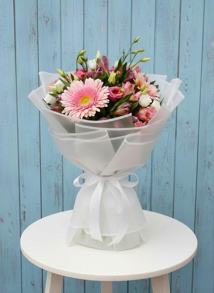 Букет цветов из: Герберы, Альстромерии и Лизиантусы в Княгинино