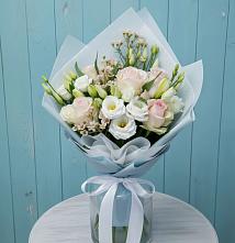 Букет цветов из:  Розы и Лизиантусы в Княгинино