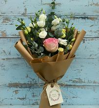 Букет цветов из:  Розы и Лизиантусы в Княгинино